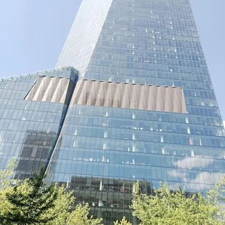 209 Center Tamars ワルシャワ